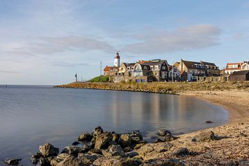 Zicht op de vuurtoren op Urk van Antje Verleg-Dijk