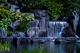 La cascade au clair de lune sur QEIMOY