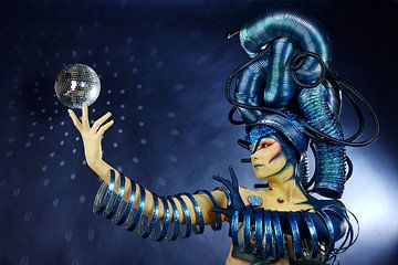 Medusa in space van Bea Blauwendraat