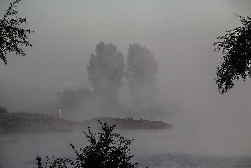 IJssel in the fog by Karlo Bolder