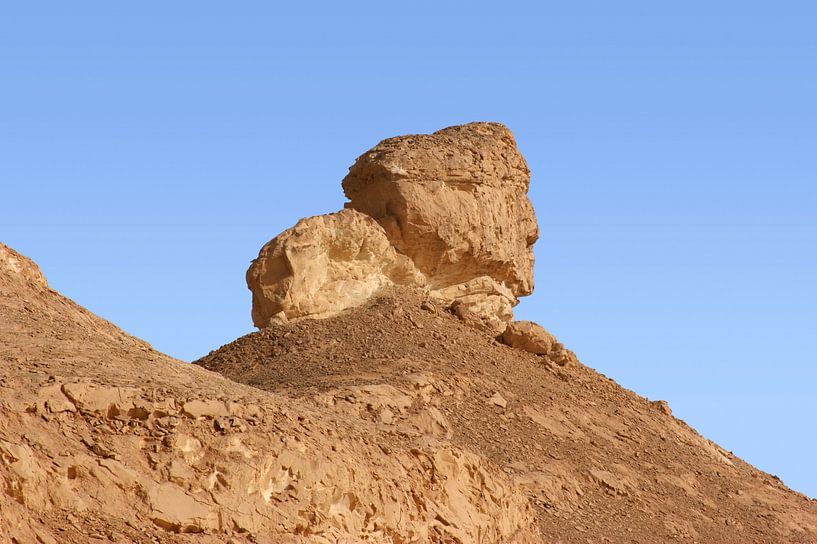 le désert blanc avec des formations rocheuses en Égypte par Achim Prill