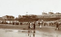Der Strand in Zandvoort mit Strandkörben und Hotel d'Orange, Knackstedt & Näther, 1900 - 190 von Het Archief Miniaturansicht