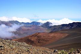 Walking in the crater by Frank's Awesome Travels