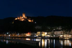 Abendfoto der Reichsburg in Cochem an der Mosel