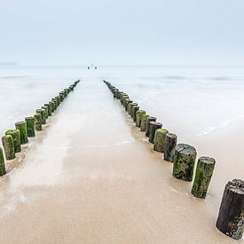 Brise-lames sur la plage de Vlissingen sur Jan Poppe