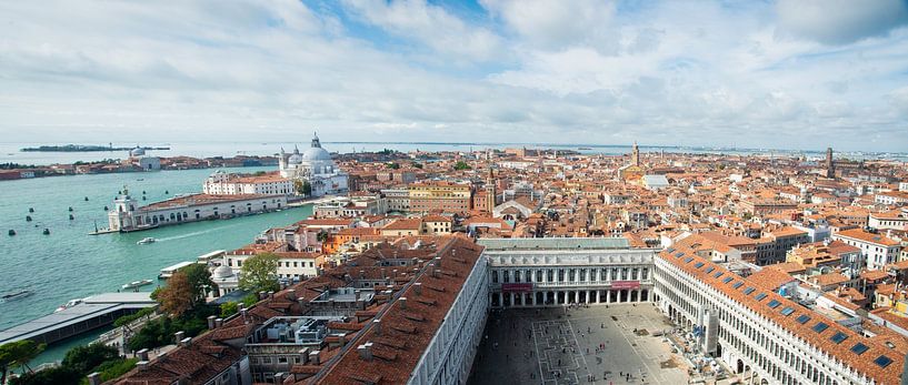 Florenz mit der Piazza San Marco und der Basilika Santa Maria von Jan Fritz