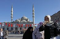 femmes à la mosquée Yeni par Antwan Janssen Aperçu