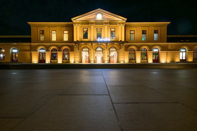 Zwolle train station front view in the evening by Sjoerd van der Wal Photography