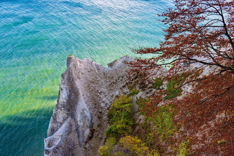 Baltic Sea coast on the island Moen in Denmark van Rico Ködder