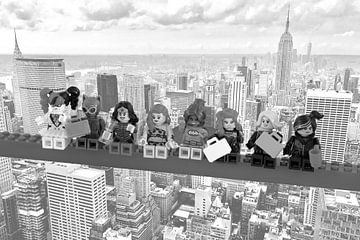 Lunch atop a skyscraper Lego edition - Super Heroes - Women - New York van Marco van den Arend