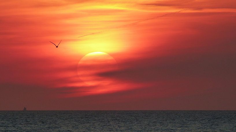 Zonsondergang boven de Noordzee van Gerda Hoogerwerf