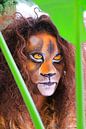 Leeuw in de jungle bodypainting op gezicht van Bobsphotography thumbnail