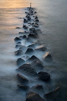 Wellenbrecher bei Selin