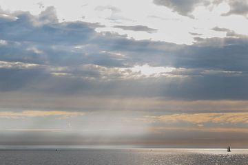 Mysterieus mooie dag op Scheveningen van Anne Zwagers