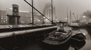 Der Alte Hafen von Rotterdam im Nebel von Rob van der Teen