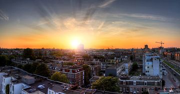 Amsterdam sunset skyline van Dennis van de Water