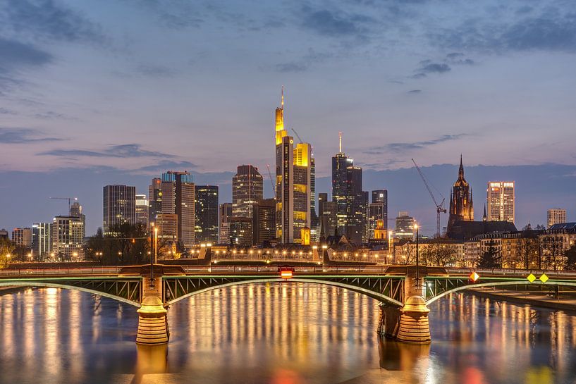 Frankfurtse skyline van Michael Valjak