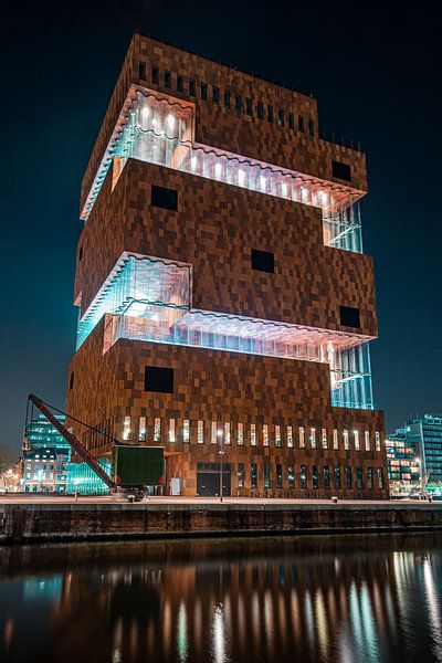 Nachtaufnahme des kultigen MAS (Museum aan de Stroom) in Antwerpen von Daan Duvillier | Dsquared Photography