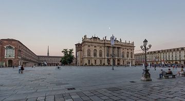 Piazza Castello avec Palazzo Madama dans le centre de Turin, Italie sur Joost Adriaanse