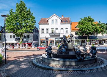 Place du marché de Bad Harzburg avec fontaine sur Animaflora PicsStock