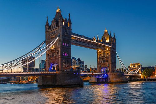 Blue hour at Tower Bridge by Markus Lange