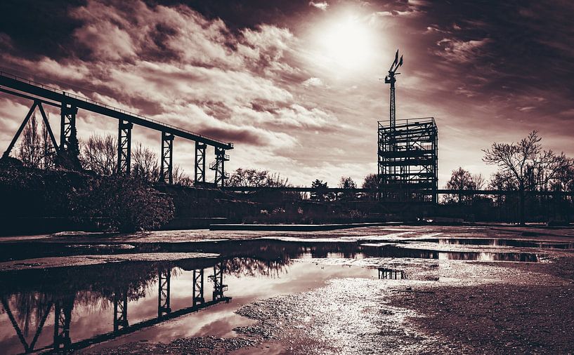 Parc paysager de Duisburg Nord - aciéries, charbonnages et usines sidérurgiques dans la région de la par Jakob Baranowski - Photography - Video - Photoshop