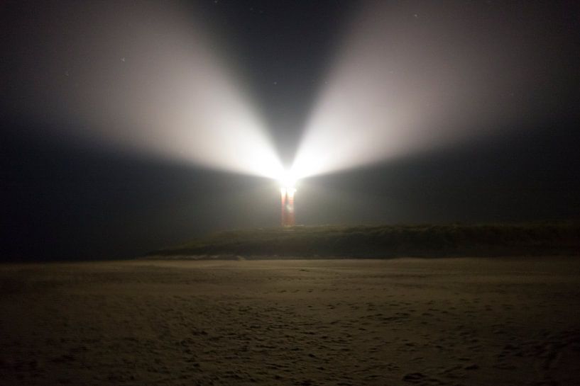 Vuurtoren in de nacht von Jan Peter Mulder