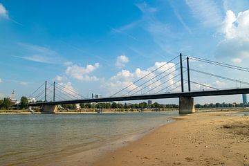 Theodor Heuss Brücke Düsseldorf von Michael Ruland