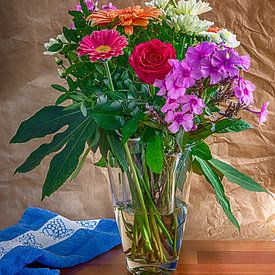Bloemen in vaas van René Ouderling