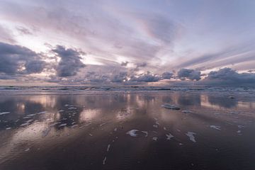 wolken reflectie van Aldo Sanso