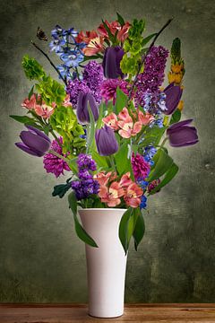 flowers in vase - mixed colours