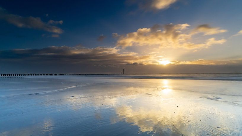 Westkapelle beach by Henri van Avezaath