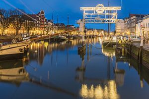 De haven van Dordrecht in avondlicht van Karin Riethoven