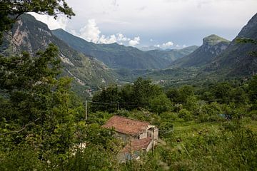 Bergachtig landschap in Zuid-Italië, Salerno Italië van Fotos by Jan Wehnert