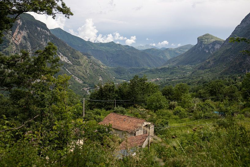Bergachtig landschap in Zuid-Italië, Salerno Italië van Fotos by Jan Wehnert