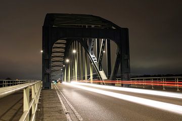 IJsselbrug bij nacht (Zwolle) van Bart Maarse