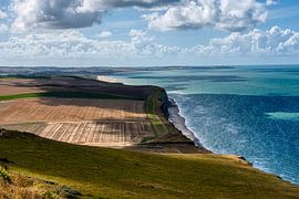 Paysage côtier près d'Escalles - vues sur la mer et les champs sur Glenn Vlekke