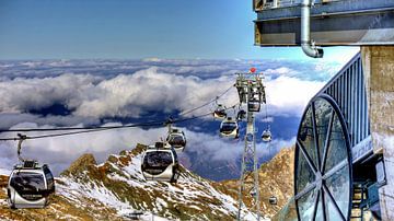 Kitzsteinhorn Gondels boven de wolken van Roith Fotografie