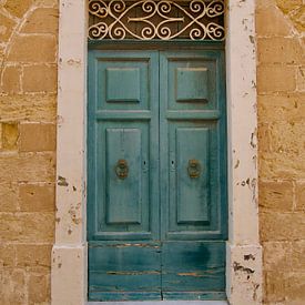 Blue door in the Maltese city of Mdina by Judith van Wijk