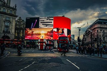 Piccadilly Circus, London by Nynke Altenburg