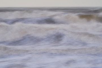 Küste mit dem abstrakten Meer während eines Sturms von eric van der eijk