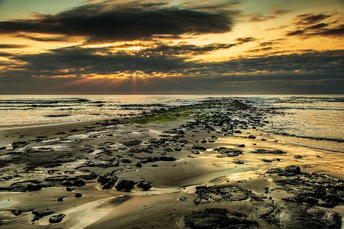 Zonsondergang  aan de Noordzee bij  Texel