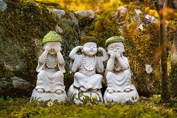 Hören-Sehen und Schweigen Buddha-Figuren von Mickéle Godderis