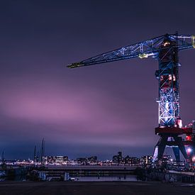 Hoisting crane in Amsterdam by Wouter Kouwenberg