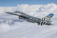 Luchtfoto Belgische F-16AM met special paint