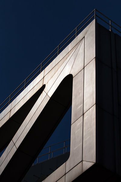 BERLIN ICC - silver arrow by Bernd Hoyen