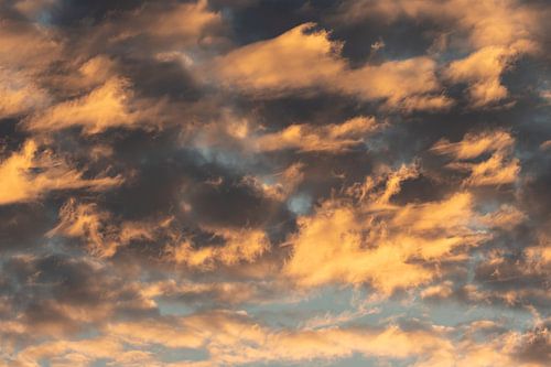 Zonsopkomst en de wolkenlucht