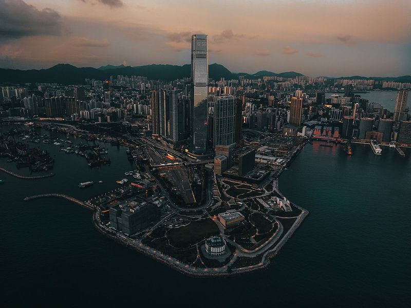 Hong Kong by Hello Pompoyo