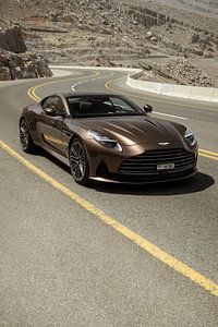 Aston Martin DB12 - L'art de la courbe