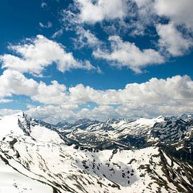 Grossglocknerblick, Mountainpanorama seen from Kitzsteinhorn, Austria van Lars Scheve